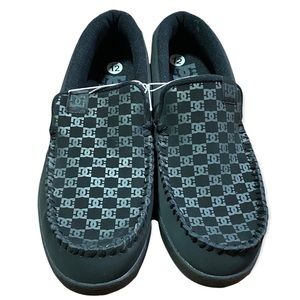 DC MEN'S VILLAIN SLIP-ON SHOES 
BLACK 
SIZE 12 
NWOT